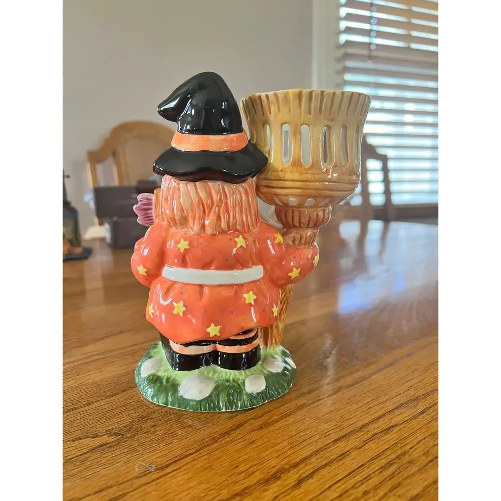 Ceramic Halloween witch figurine - Height: 7